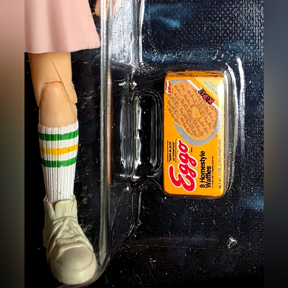 Funko Stranger Things Eleven Figure - OUT OF PRODUCTION COLLECTABLE - Picture 4 of 4